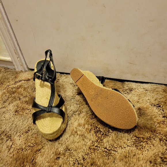 Sandals - Picture 2 of 2